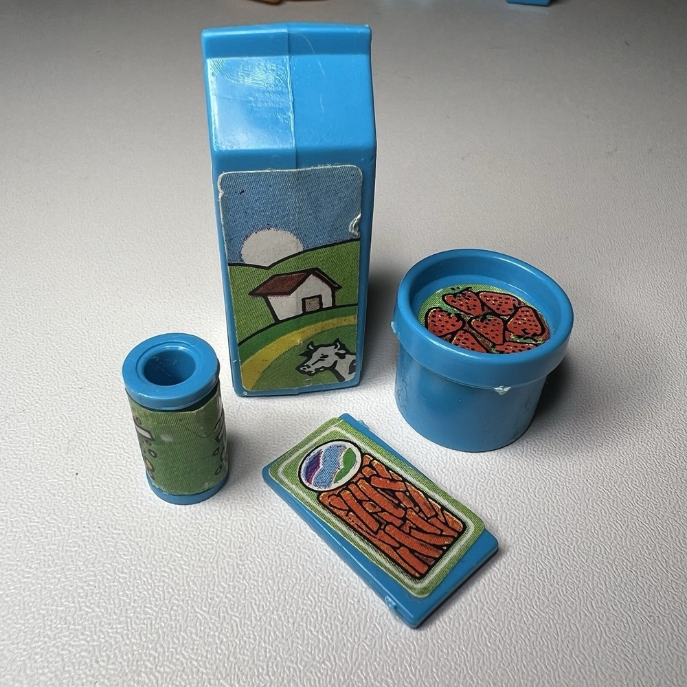 1984 Barbie Dream Kitchen #9119 Playset Blue Milk‎ Carton Strawberries Carrots